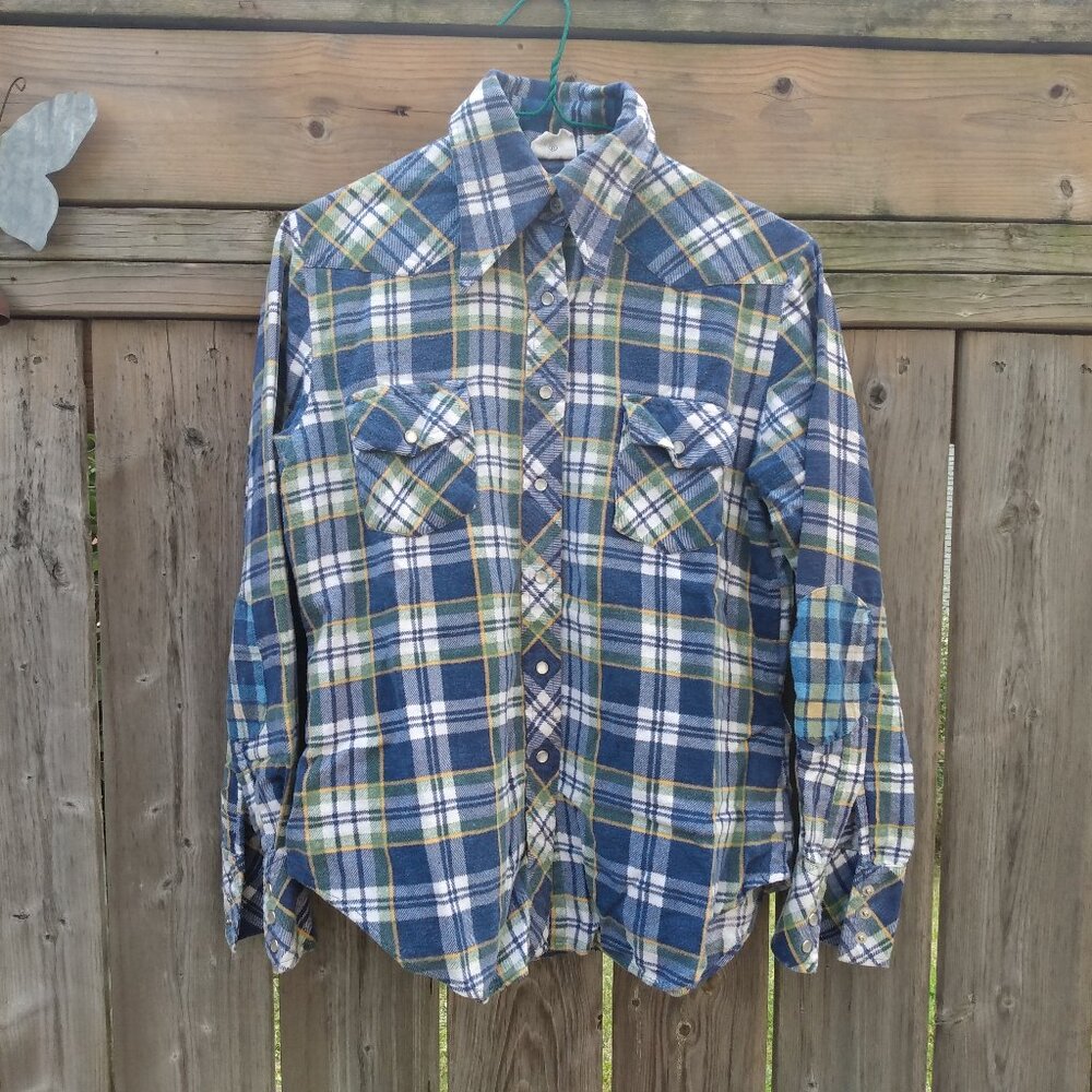 Vintage Plaid Flannel Shirt Pearly Snaps Buttons Blue Green 37.5"C Cotton Taiwan